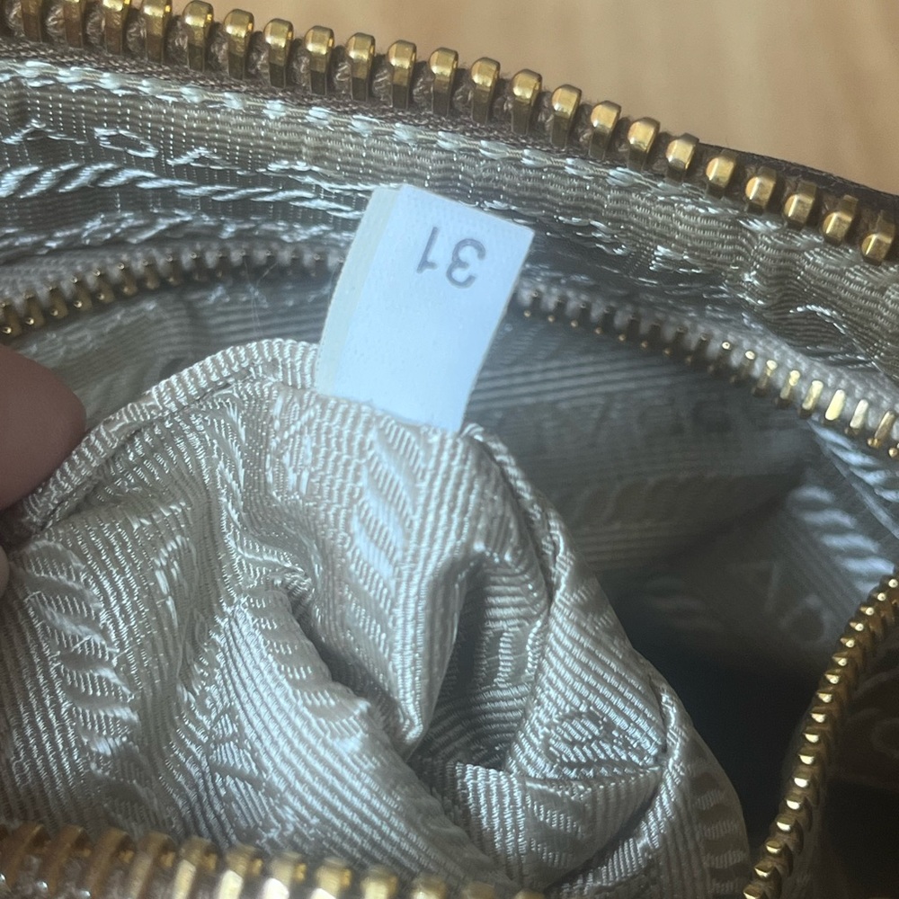 🎊SOLD🎊PRADA SHOULDER BAG ❤️ EUC - Picture 12 of 12
